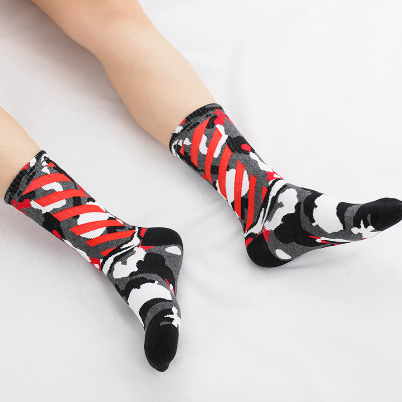 Personality Socks High Socks For Men And Women In Camouflage Net Socks Red Socks Ins Skateboard Street